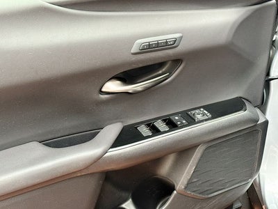 2023 Lexus UX 250h F SPORT Handling