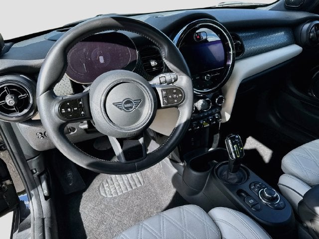 2024 MINI HARDTOP 2 DOOR Iconic