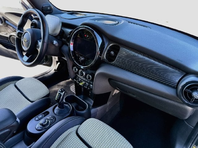 2024 MINI HARDTOP 2 DOOR Iconic