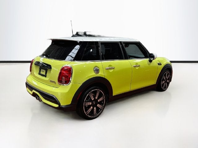 2024 MINI HARDTOP 4 DOOR Iconic