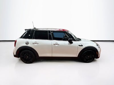 2024 MINI HARDTOP 4 DOOR Signature