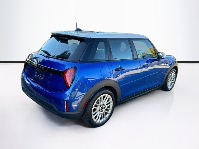 2026 MINI 4 DOOR Iconic