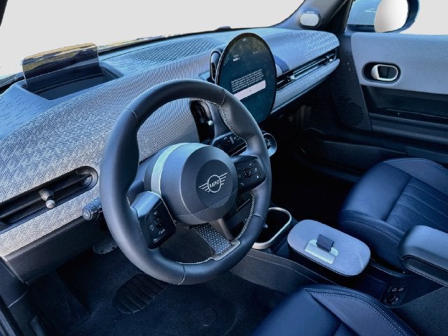 2026 MINI 4 DOOR Iconic
