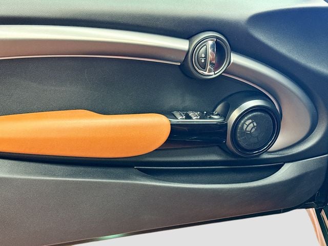 2022 MINI CONVERTIBLE ICONIC