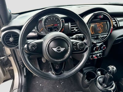 2016 MINI HARDTOP 4 DOOR Base