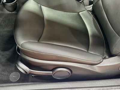 2011 MINI CONVERTIBLE Base