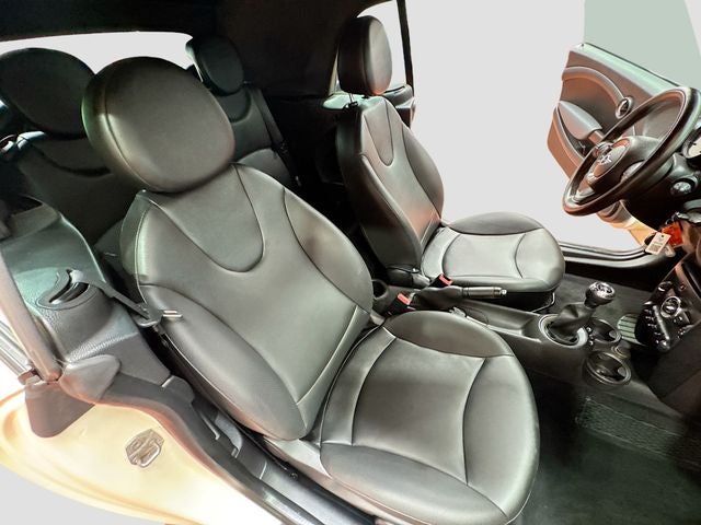 2011 MINI CONVERTIBLE Base