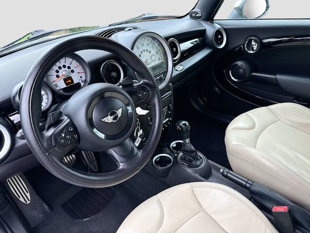 2012 MINI CONVERTIBLE Base