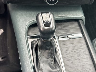 2020 Volvo XC90 T6 Momentum