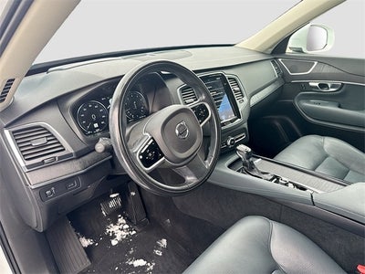 2020 Volvo XC90 T6 Momentum