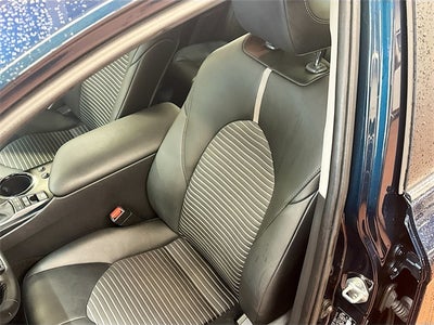 2020 Toyota Camry Hybrid SE