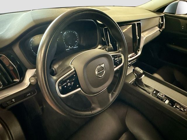 2020 Volvo S60 T5 Momentum