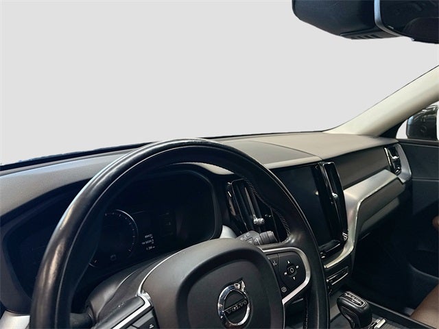 2019 Volvo XC60 T5 Momentum