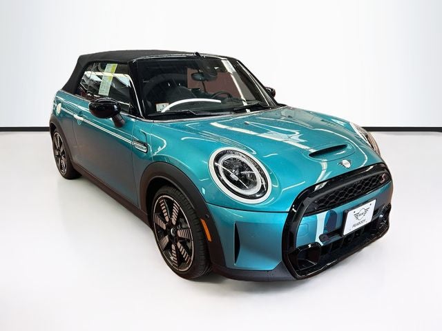 2024 MINI CONVERTIBLE Iconic