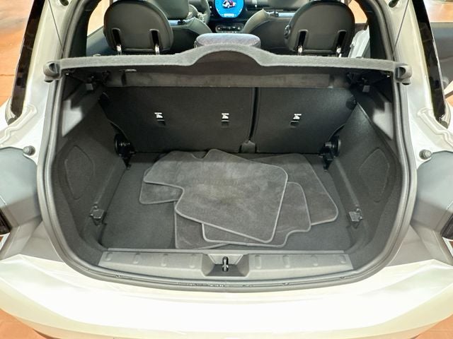 2026 MINI 4 DOOR Signature Plus