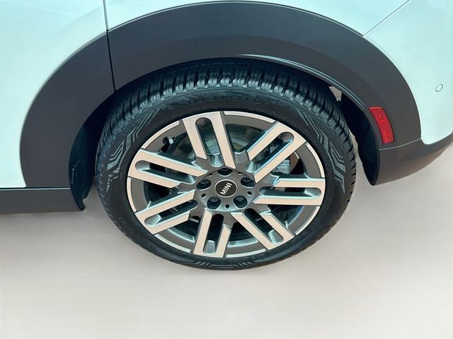 2026 MINI 4 DOOR Signature Plus
