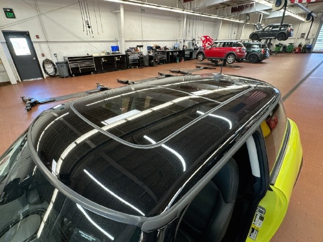 2024 MINI HARDTOP 2 DOOR Signature