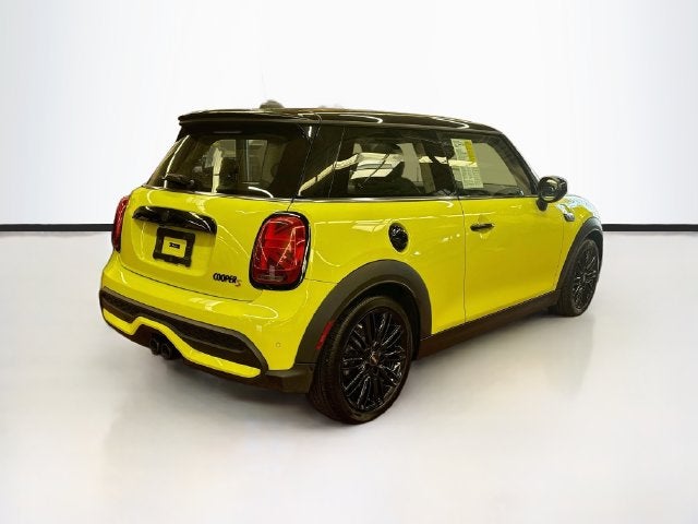2024 MINI HARDTOP 2 DOOR Signature