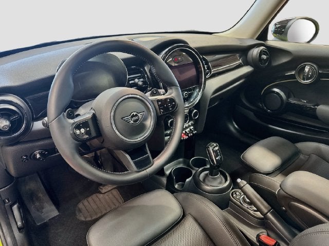 2024 MINI HARDTOP 2 DOOR Signature