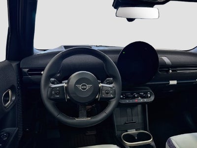 2026 MINI 4 DOOR Signature Plus