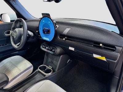 2026 MINI 4 DOOR Signature Plus