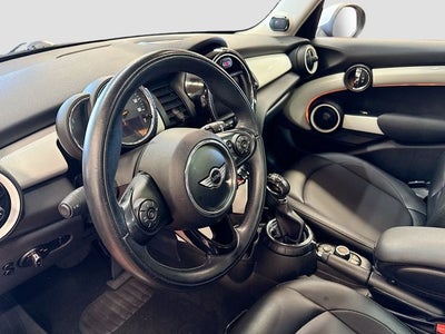 2017 MINI HARDTOP 4 DOOR Base