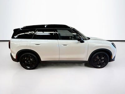 2026 MINI COUNTRYMAN Iconic